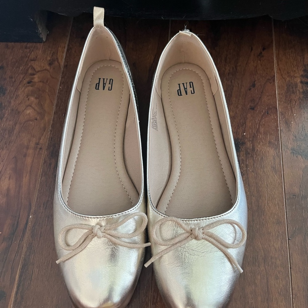 GAP Women's Metallic Gold Flats